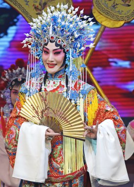 oldukça Çince Geleneksel opera oyuncu tiyatro kostüm