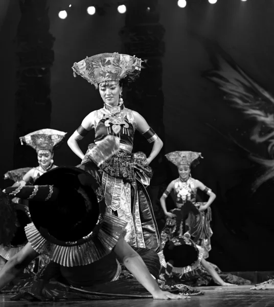 Chinese ethnic dance of Yi nationality — Stock Photo, Image