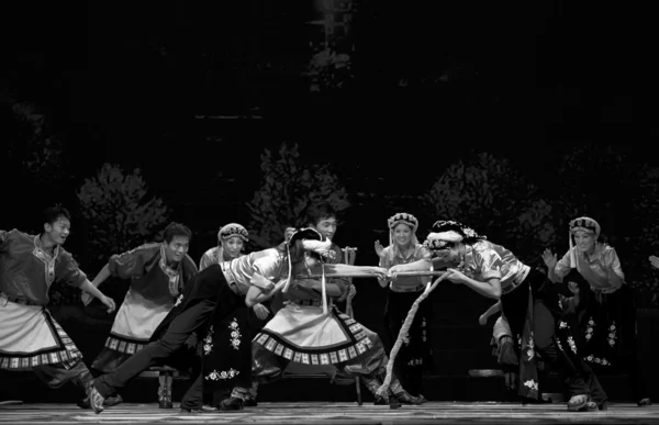 Danza etnica tibetana cinese — Foto Stock