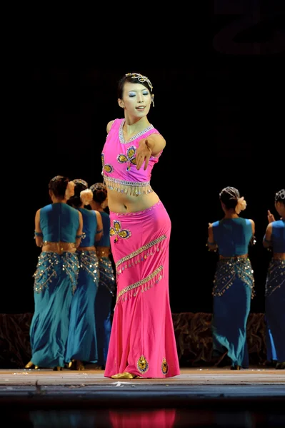 Китайский дайский танцор — стоковое фото