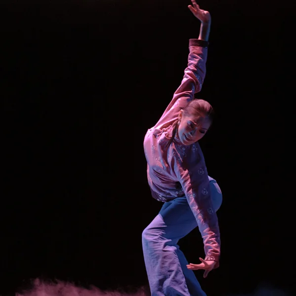 Modern dancing girl — Stock Photo, Image