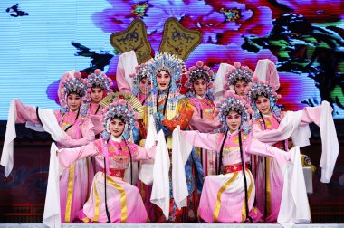 oldukça Çince Geleneksel opera oyuncu tiyatro kostüm