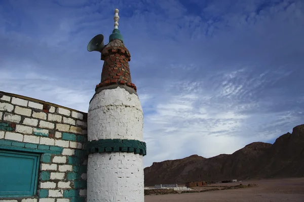 La mezquita de asentamiento de la tribu beduina — Foto de Stock