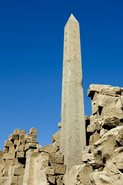 Obelisken i Karnaktemplet i luxor, Egypten — Stockfoto