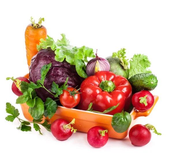 Verduras frescas en tazón — Foto de Stock