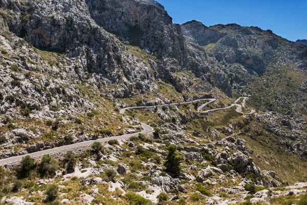 Carretera sinuosa en montaña en Mallorca —  Fotos de Stock