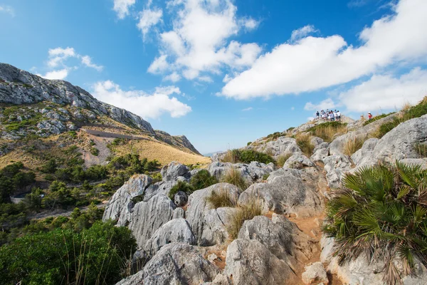 Tourists at Mallorca mountain Spain — Stock Photo, Image