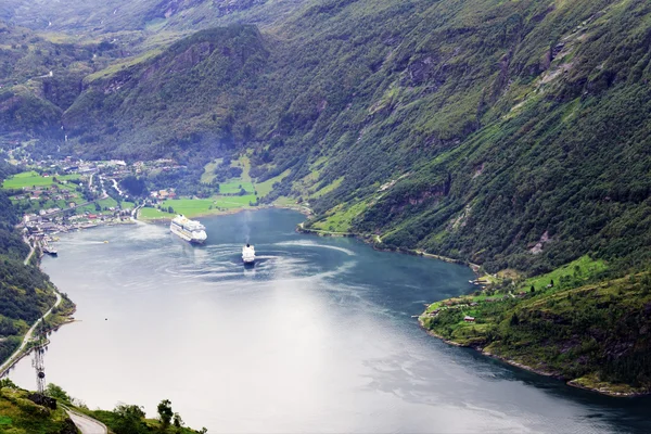 Geiranger Fjord bateaux de croisière — Photo