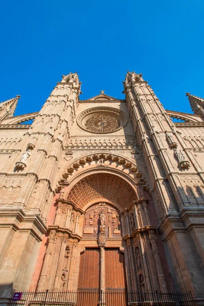 Main entrance to Cathedral — Stock Photo, Image