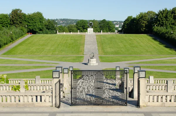 Vigeland sundial and gate — Stock Photo, Image