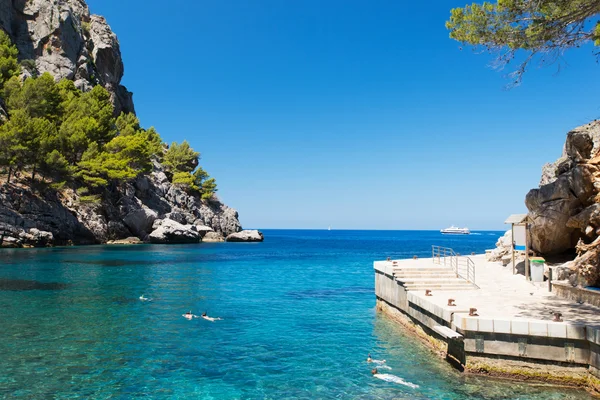 Vackra stranden lagunen cape formentor på kusten av Mallorca — Stockfoto
