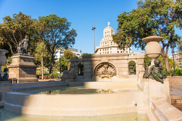 Fountain in Plaza Catalunya — Stock Photo, Image
