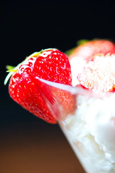 Ice cream and strawberry details — Stock Photo, Image