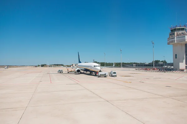 Repülőgép a repülőtér — Stock Fotó