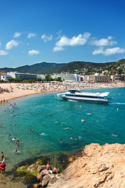 Şehir sahil yakınında tossa de mar İspanya