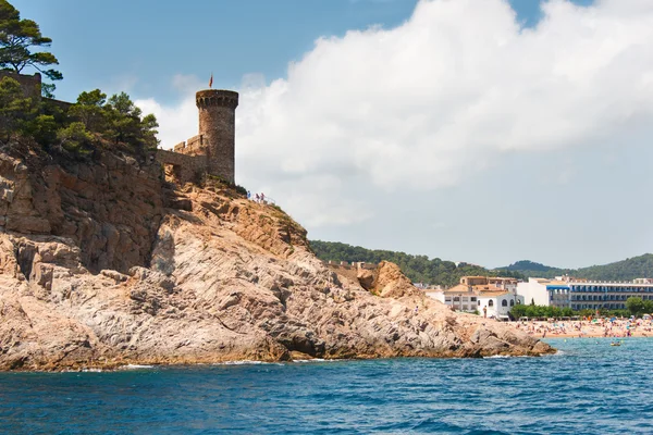 Tossa de mar plaj kale ile — Stok fotoğraf