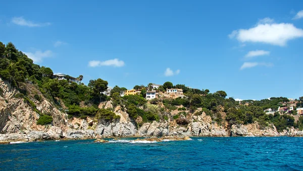 Casas en la costa de Costa Brava Cataluña — Foto de Stock