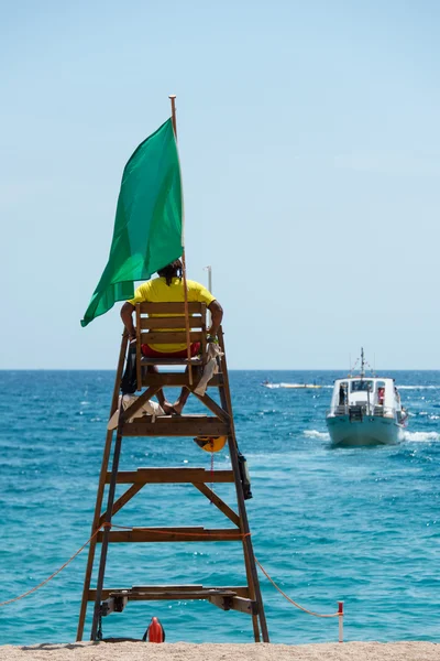 Lifeguard op een strand — Stockfoto