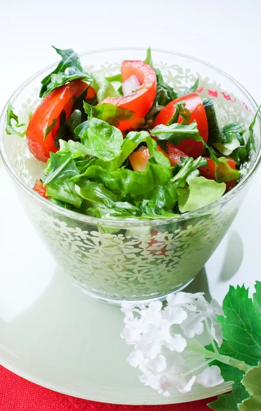 Vegetable salad in a green bowl — Stock Photo, Image