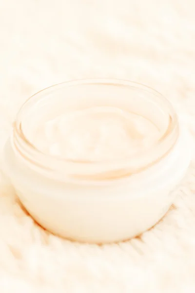 Cosmetic cream in jar close up shallow DOF — Stock Photo, Image