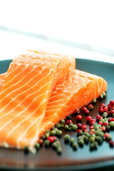 Raw salmon ready to cook copy space — Stock Photo, Image