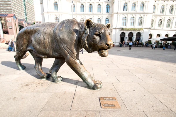 在挪威首都奥斯陆市中心的老虎雕塑 — 图库照片