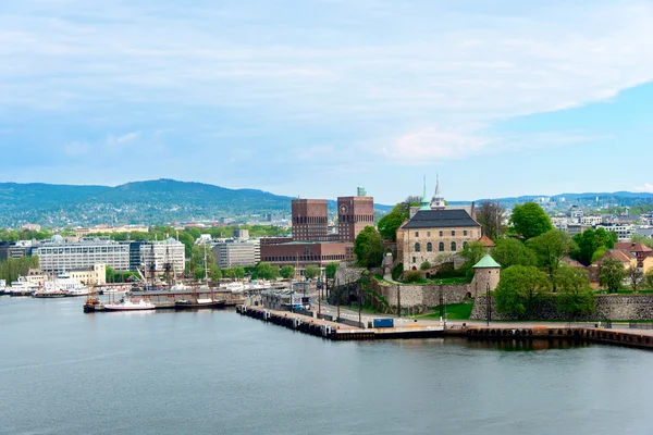 Norway Radhuset and Akershus castle from the sea — Stock Photo, Image