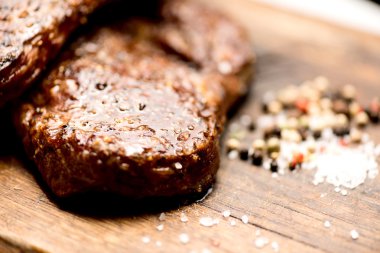 eski yönetim kurulu makro üzerinde ızgara biftek