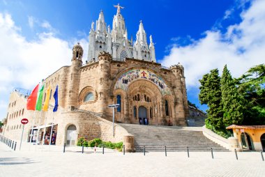Kilise kutsal yürek