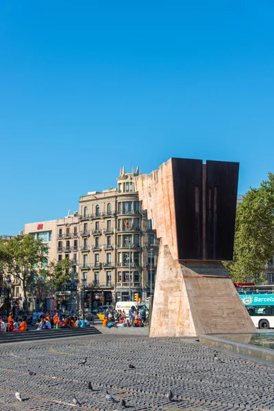 Пам'ятник Macia в Plaza Cataluna — стокове фото