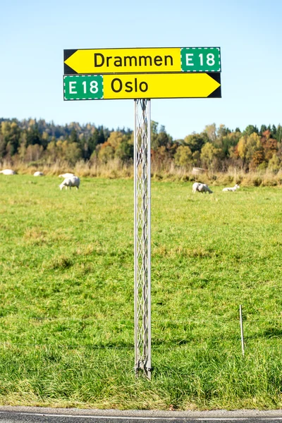 ノルウェーの道路標識は — ストック写真