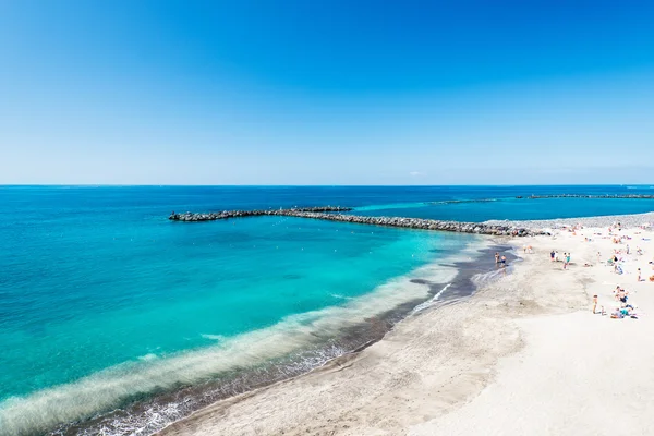 Hermosa agua de mar de playa tropical — Foto de Stock