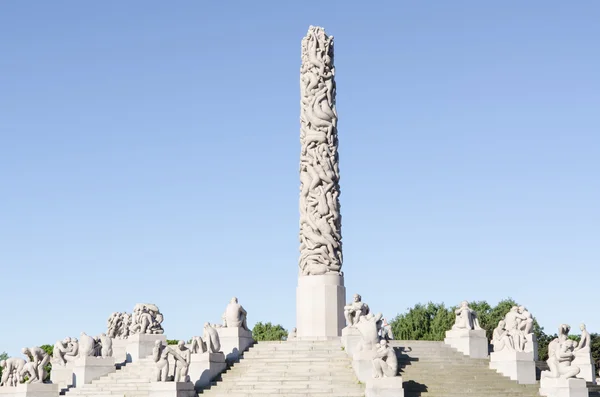 Standbeelden in vigeland park in oslo monument — Stockfoto