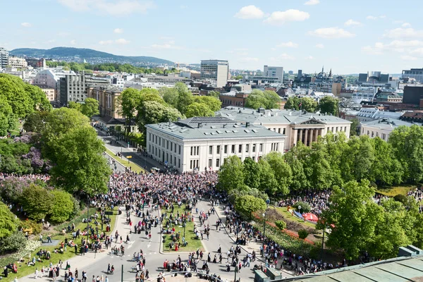 17 mei oslo Noorwegen viering bovenaanzicht op straat — Stockfoto