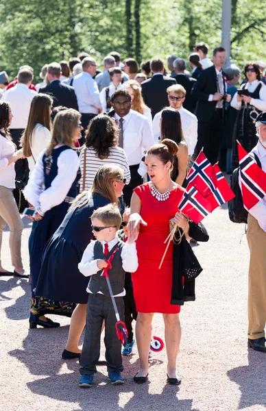 17. Mai oslo norwegischen Mutter und Sohn — Stockfoto