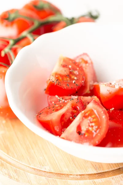 Tomaten im Teller Makro — Stockfoto