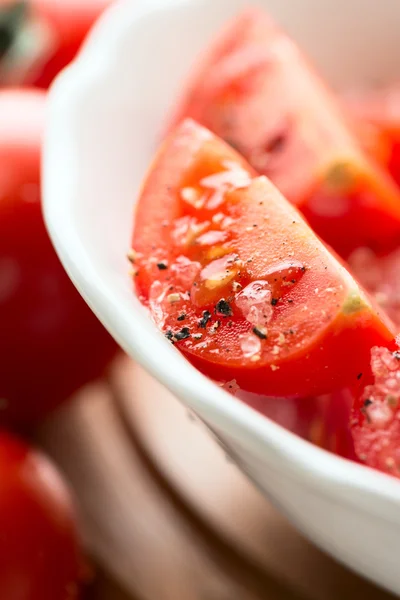 Tomates en plato — Foto de Stock