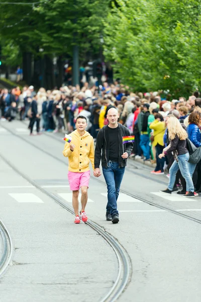 Casal homossexual em desfile — Fotografia de Stock