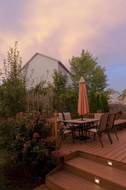 gün batımında veranda