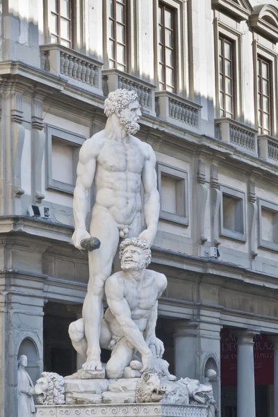 Baccio bandinelli standbeeld van hercules en cacus in florence — Stockfoto