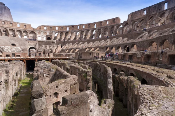 Anfiteatro del Coliseo en Roma, Italia — Foto de Stock