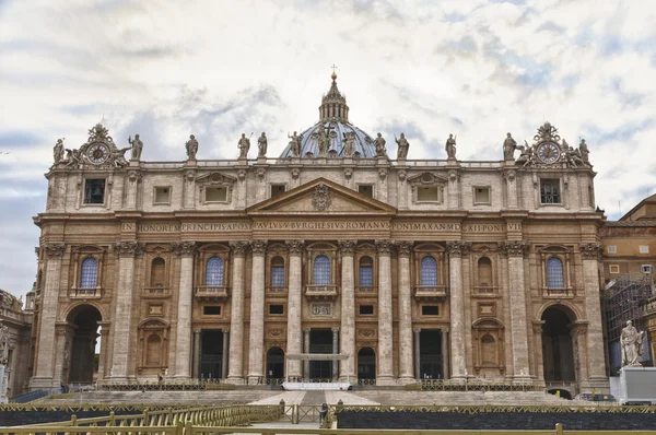 Bazilika svatého Petra, Vatikán, Řím, Itálie — Stock fotografie