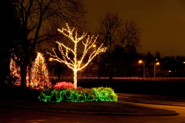Outdoor Christmas deciration in an american city. — Stock Photo, Image