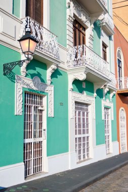 İspanyol tarzı binalar eski san Juan, puerto rico