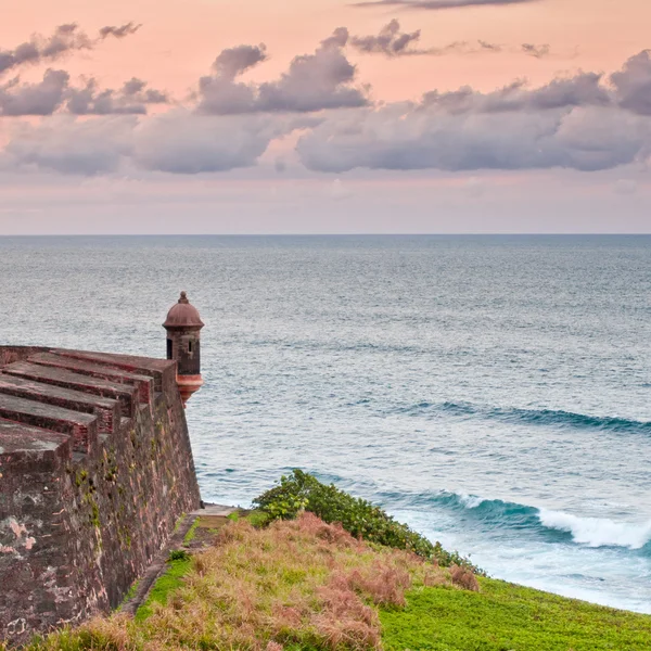 Wieża widokowa w el morro castle fort w starej części san juan, puerto ri — Zdjęcie stockowe