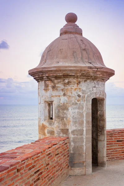 Wieża widokowa w el morro castle fort w starej części san juan, puerto ri — Zdjęcie stockowe