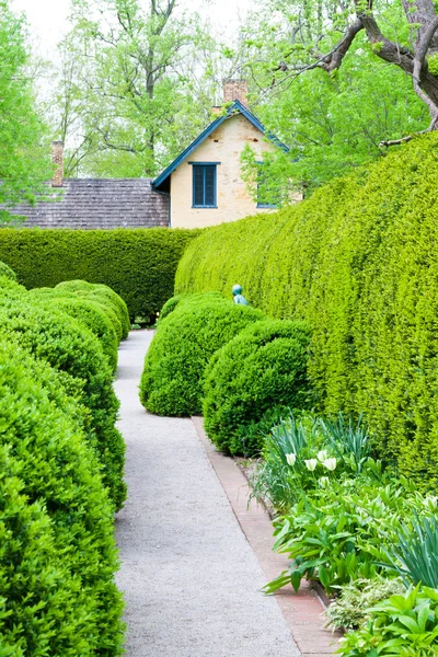 Formele tuin bij spring — Stockfoto