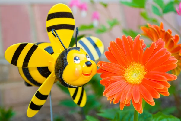 Cheerful bee and a flower. — Stock Photo, Image