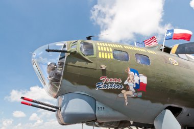 burun silah boeing b-17 İkinci Dünya Savaşı döneminde Amerikan bombardıman