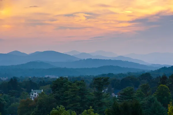 Západ slunce na hory krajina — Stock fotografie